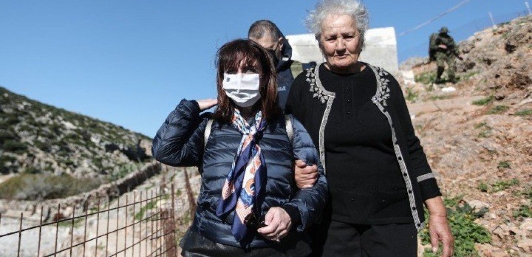 Επίσκεψη με συμβολισμό της Κ. Σακελλαροπούλου στην Κίναρο της μιας και μοναδικής κατοίκου