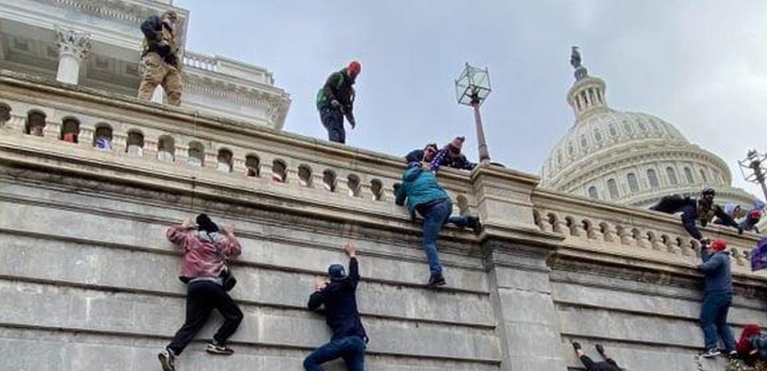 ΗΠΑ: Η Βουλή των Αντιπροσώπων καλεί τον Τραμπ σε κατάθεση για την εισβολή στο Καπιτώλιο