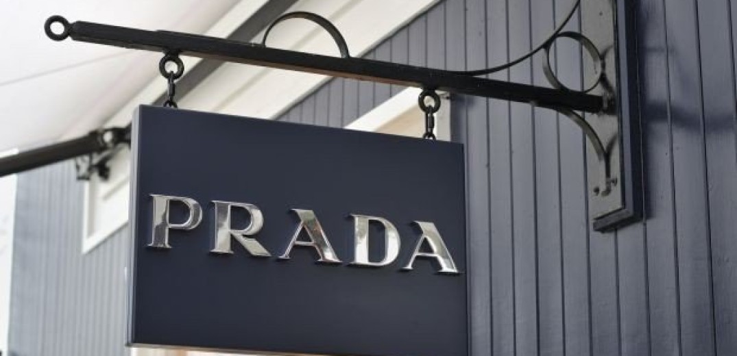 O οίκος Prada διέκοψε συνεργασία με Κινέζα ηθοποιό που εγκατέλειψε τα παιδιά της που γεννήθηκαν από παρένθετες μητέρες