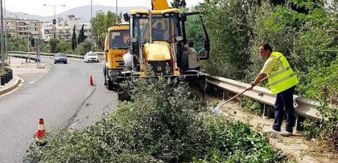 Η περιφέρεια αλλάζει… τα φώτα στους δρόμους και αποψιλώνει τη βλάστηση