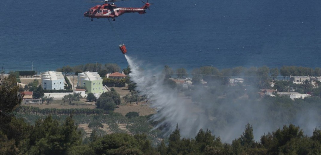 Βελτιώνεται η εικόνα της πυρκαγιάς - Κόπασαν οι άνεμοι