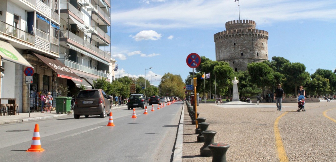 «Φρένο» στα τραπεζοκαθίσματα στην Λ. Νίκης 