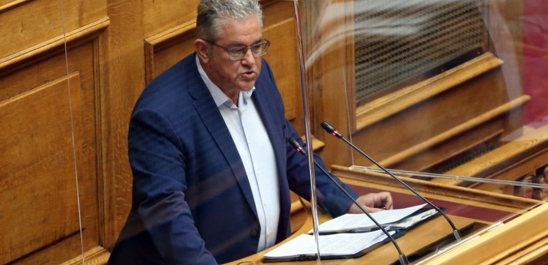 Βουλή: Τροπολογία του ΚΚΕ για επαναφορά δώρων Χριστουγέννων και Πάσχα