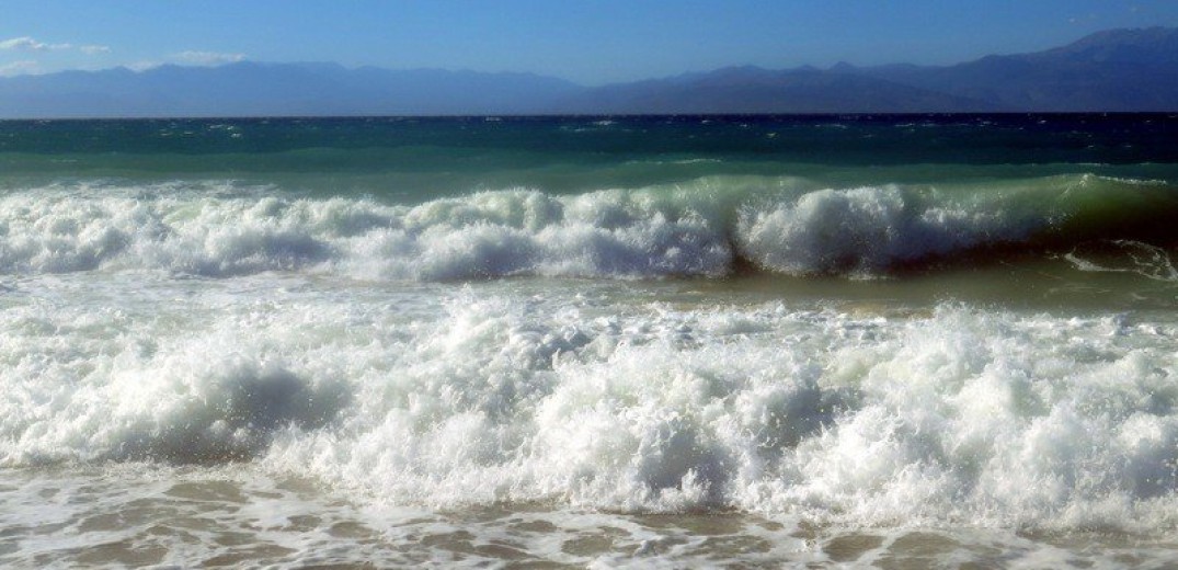 Λευκάδα: Έκλεψαν τον απινιδωτή από τους ναυαγοσώστες όσο αυτοί προσπαθούσαν να σώσουν τον άτυχο 50χρονο