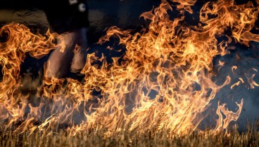 Η πυρκαγιά στα Καλύβια Θορικού εντοπίστηκε από drone και κατασβέστηκε σε 20 λεπτά (βίντεο)