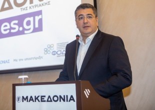 Οι ανακοινώσεις Τζιτζικώστα και η παρουσιάστρια που &quot;κατεβαίνει&quot; μαζί του