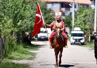 Βαστάτε Τούρκοι τ&#x27; άλογα...