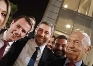 Selfie με δυο προέδρους 