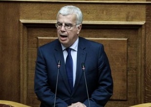 O Στράτος Σιμόπουλος για τα ομόφυλα ζευγάρια