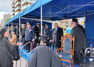 Δεν κάθισε στην ξύλινη καρέκλα ο Φιλόθεος αλλά ζήτησε πλαστικό κάθισμα