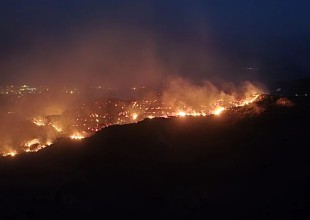 Το ζεστό χειροκρότημα κατοίκων, η μεγαλύτερη επιβράβευση των πυροσβεστών (βίντεο)