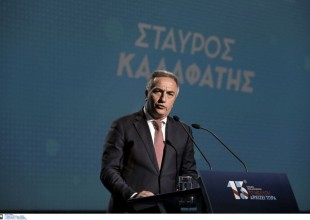 Καλαφάτης προς τους γαλάζιους βουλευτές: &quot;Καθίστε στα αυγά σας&quot;&#33;