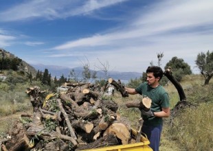 Ο εκπρόσωπος τύπου του ΚΙΝΑΛ σε ρόλο που δεν μας έχει συνηθίσει&#33; 